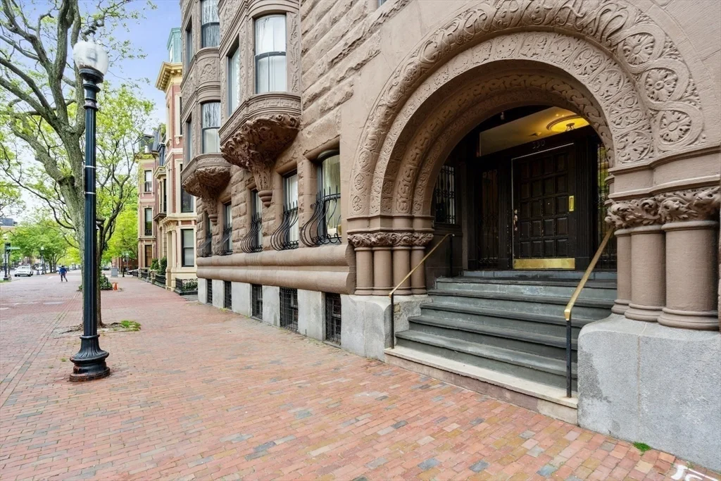 2 bed, 2 bath apartment for rent at 330 Dartmouth Unit 3N, Back Bay — photo 10 of 11