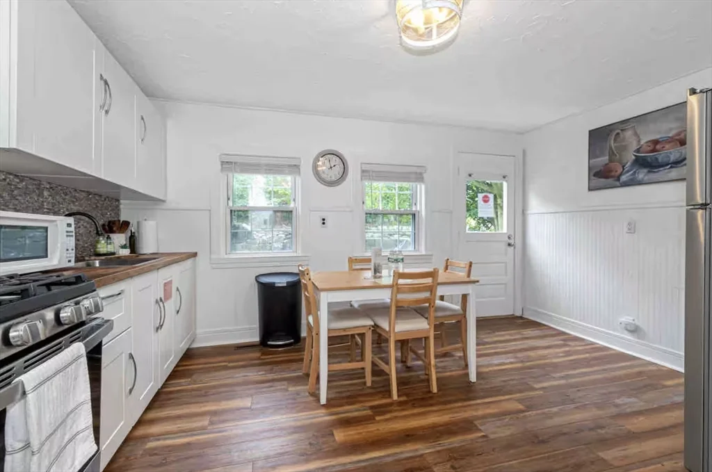 2 bed, 1 bath apartment for rent at 330 East St Unit 0, Dedham — photo 5 of 9