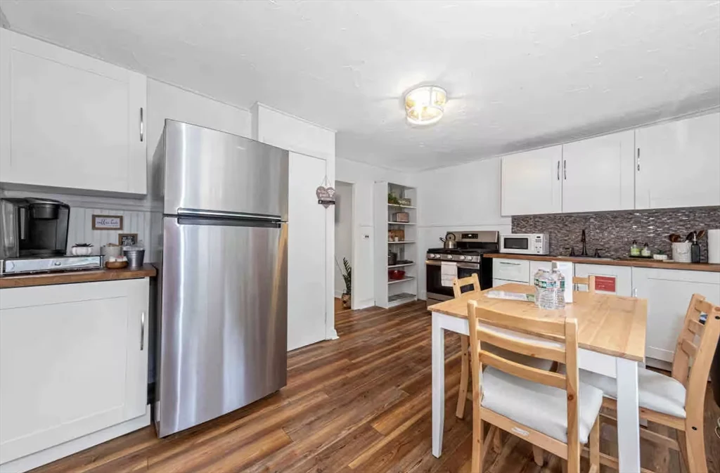 2 bed, 1 bath apartment for rent at 330 East St Unit 0, Dedham — photo 4 of 9