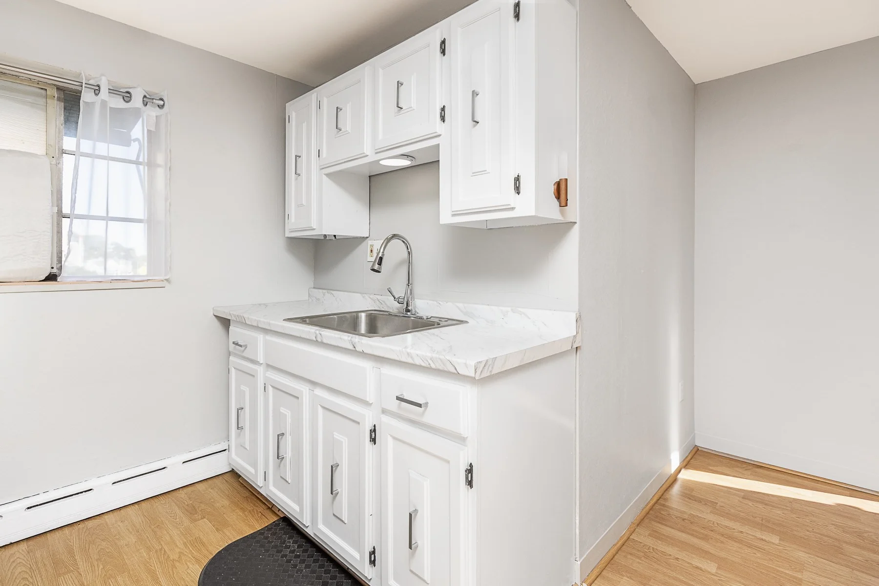 Studio bed, 1 bath apartment for rent at 330 Humphrey St Unit 1, Swampscott — photo 8 of 17