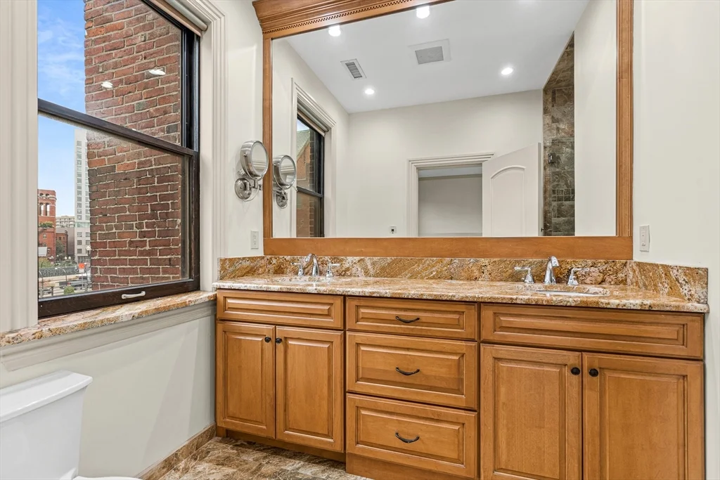 2 bed, 2 bath apartment for rent at 330 Newbury St Unit PH, Back Bay — photo 8 of 11