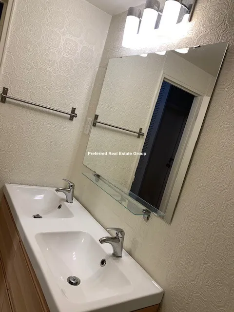 2 bed, 1.5 bath apartment for rent at 330 Newton St Unit C, Chestnut Hill — photo 10 of 17