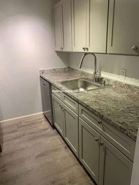 2 bed, 1.5 bath apartment for rent at 330 Newton St Unit C, Chestnut Hill — photo 2 of 17