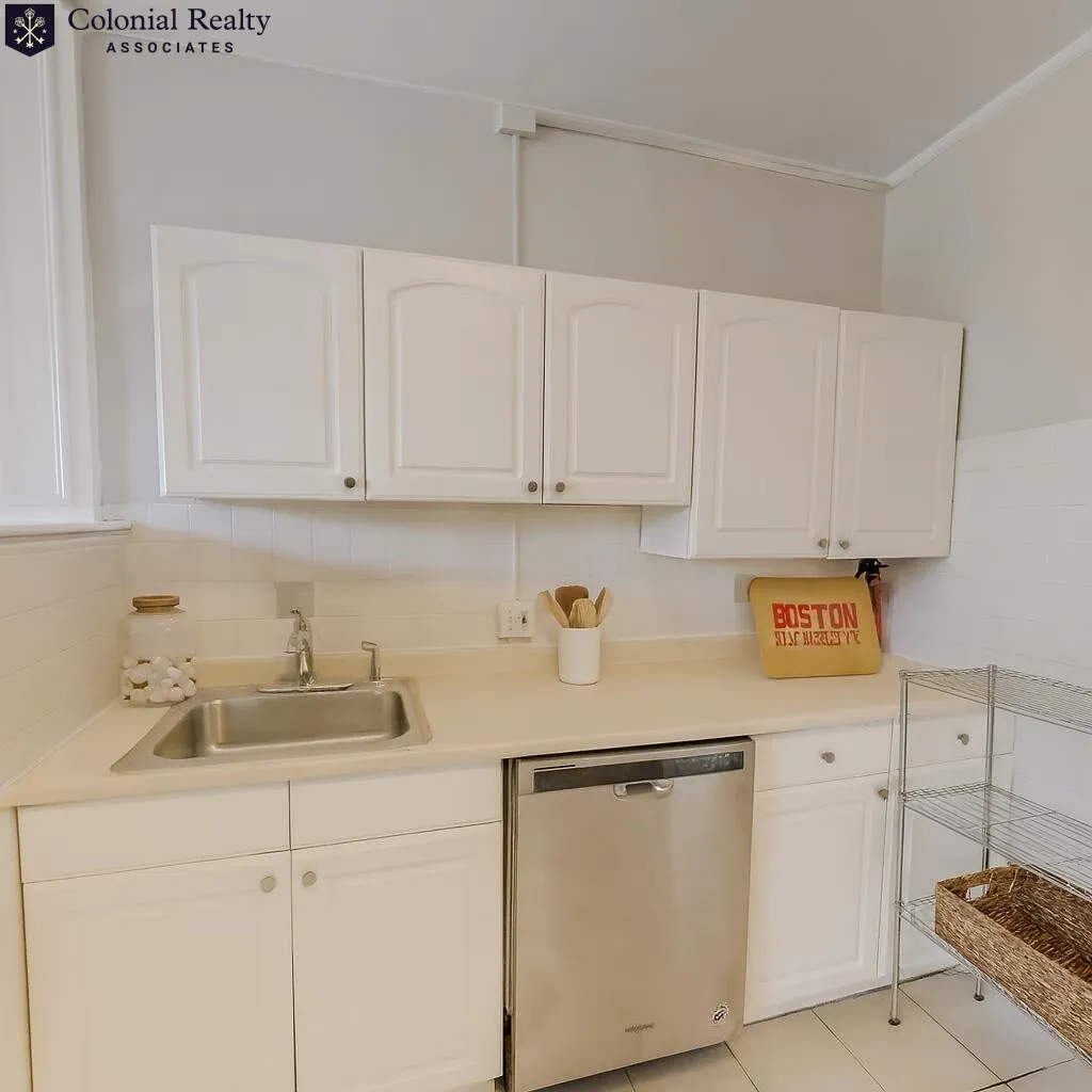 2 bed, 1 bath apartment for rent at 330 Saint Paul St Unit 06, North Brookline — photo 4 of 25