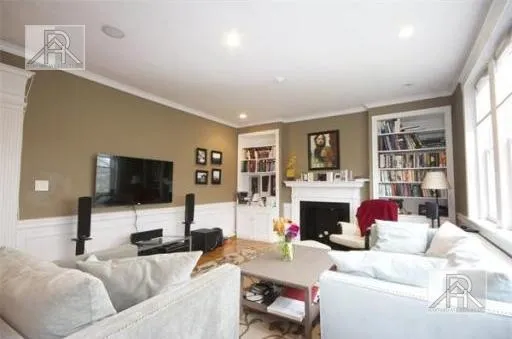 4 bed, 1 bath apartment for rent at 330 Saint Paul St Unit 5, North Brookline — photo 10 of 10