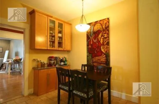 4 bed, 1 bath apartment for rent at 330 Saint Paul St Unit 5, North Brookline — photo 8 of 10