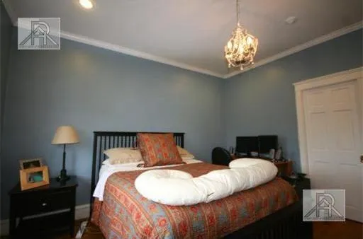 4 bed, 1 bath apartment for rent at 330 Saint Paul St Unit 5, North Brookline — photo 5 of 10