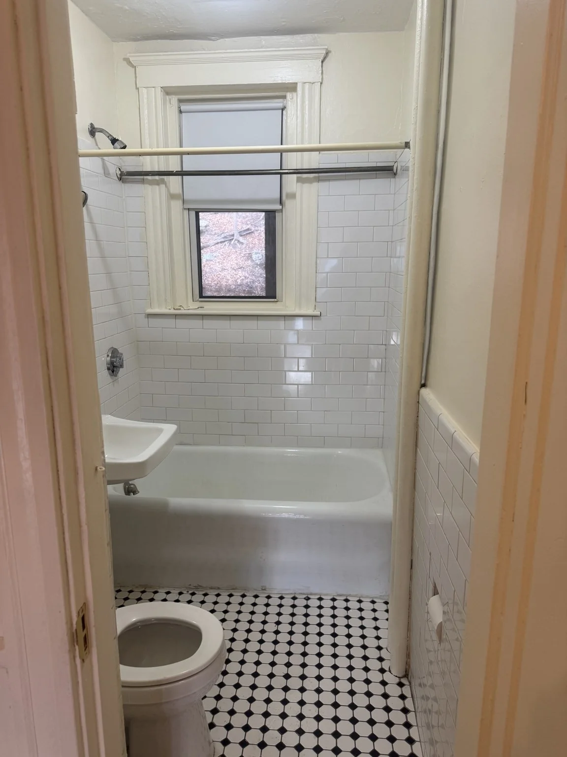 1 bed, 1 bath apartment for rent at 330 Salem Unit 3, Malden — photo 5 of 12