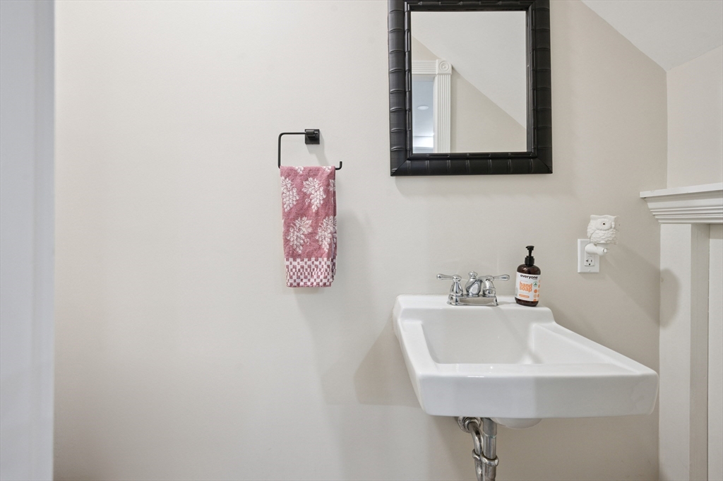 2 bed, 1 bath apartment for rent at 330 Sterling St Unit B-8, West Boylston — photo 9 of 27