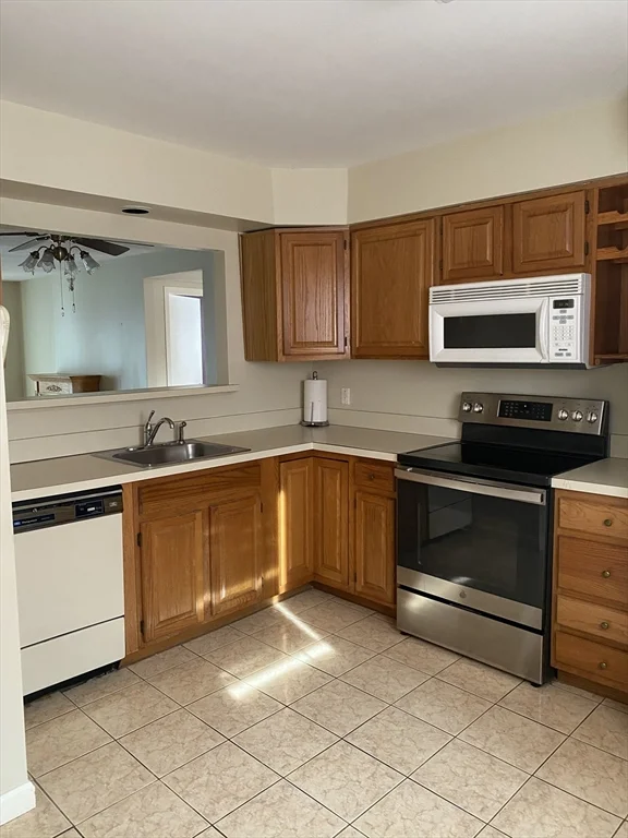 2 bed, 2 bath apartment for rent at 330 Sunderland Rd Unit 26, Worcester — photo 5 of 20