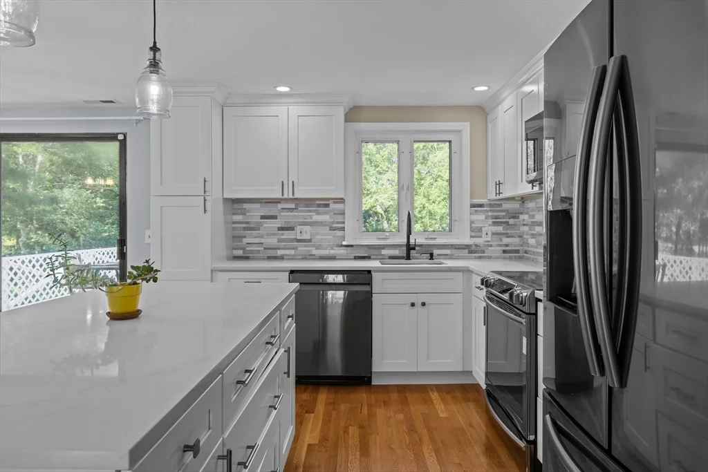 5 bed, 2 bath apartment for rent at 330 Swains Pond Ave, Melrose — photo 3 of 28