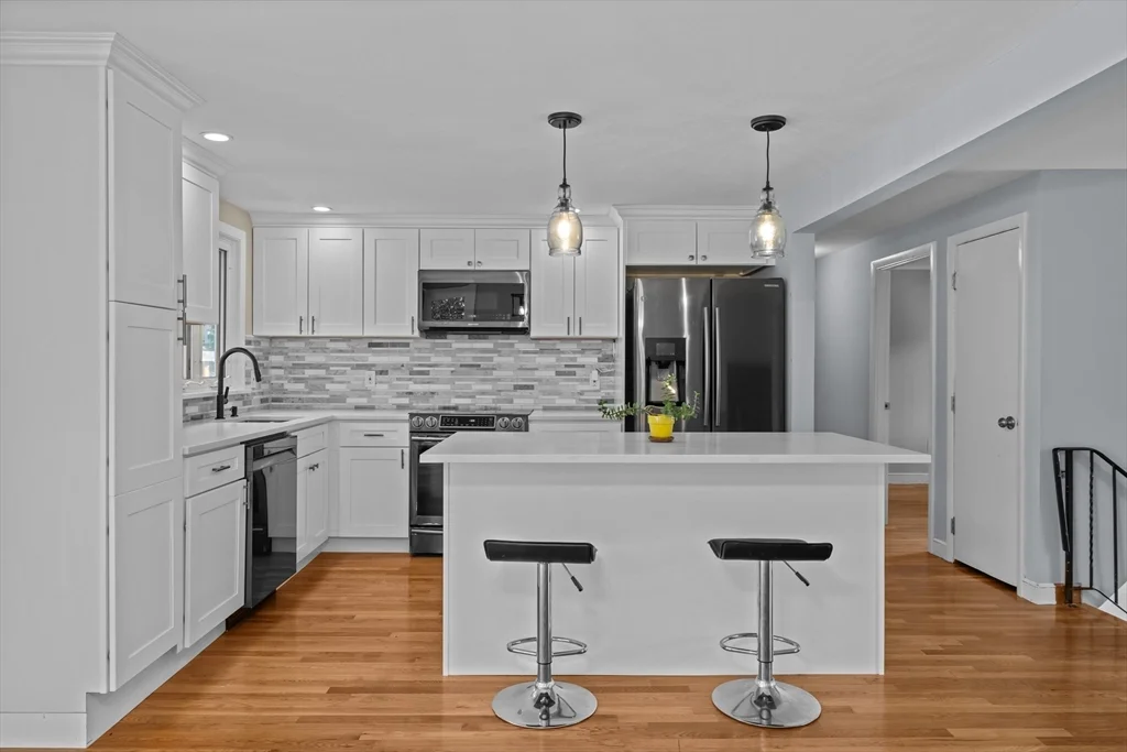 5 bed, 2 bath apartment for rent at 330 Swains Pond Ave, Melrose — photo 4 of 28