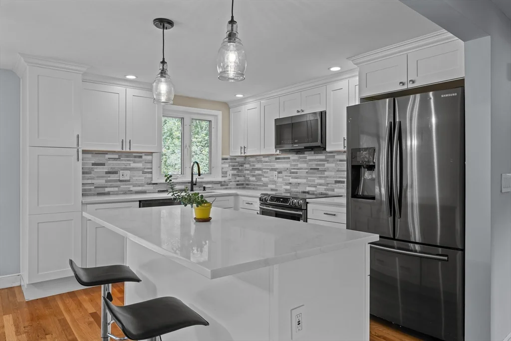 5 bed, 2 bath apartment for rent at 330 Swains Pond Ave, Melrose — photo 2 of 28