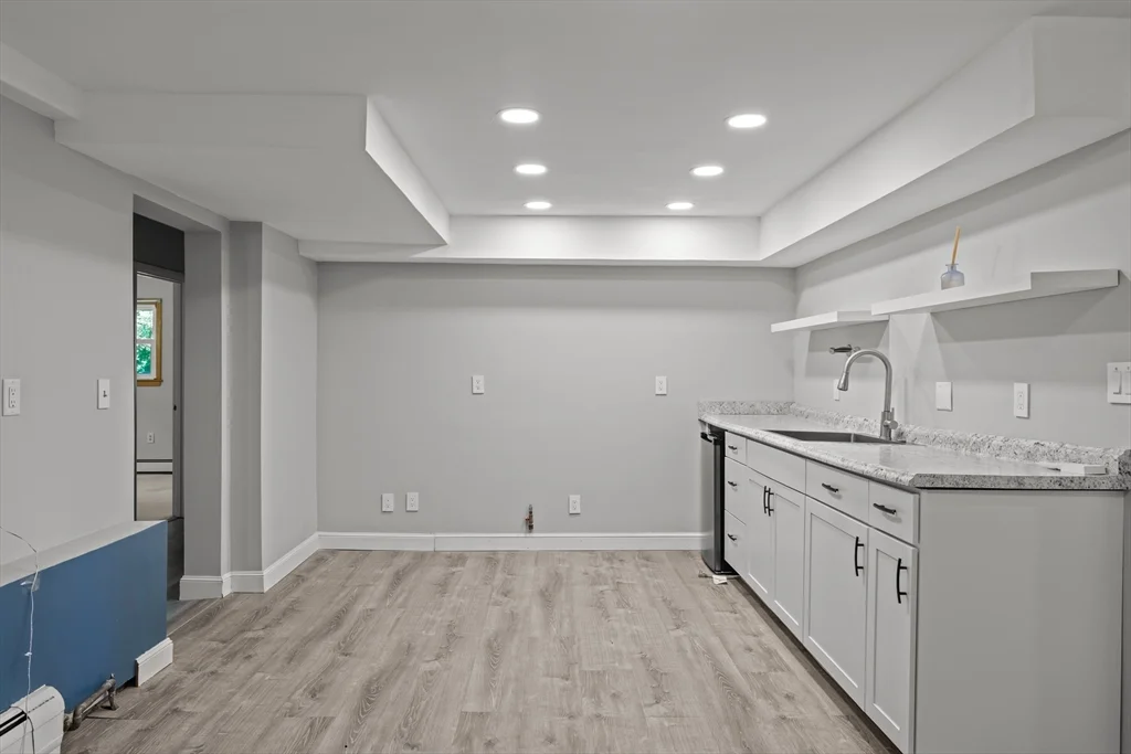 5 bed, 2 bath apartment for rent at 330 Swains Pond Ave, Melrose — photo 23 of 28