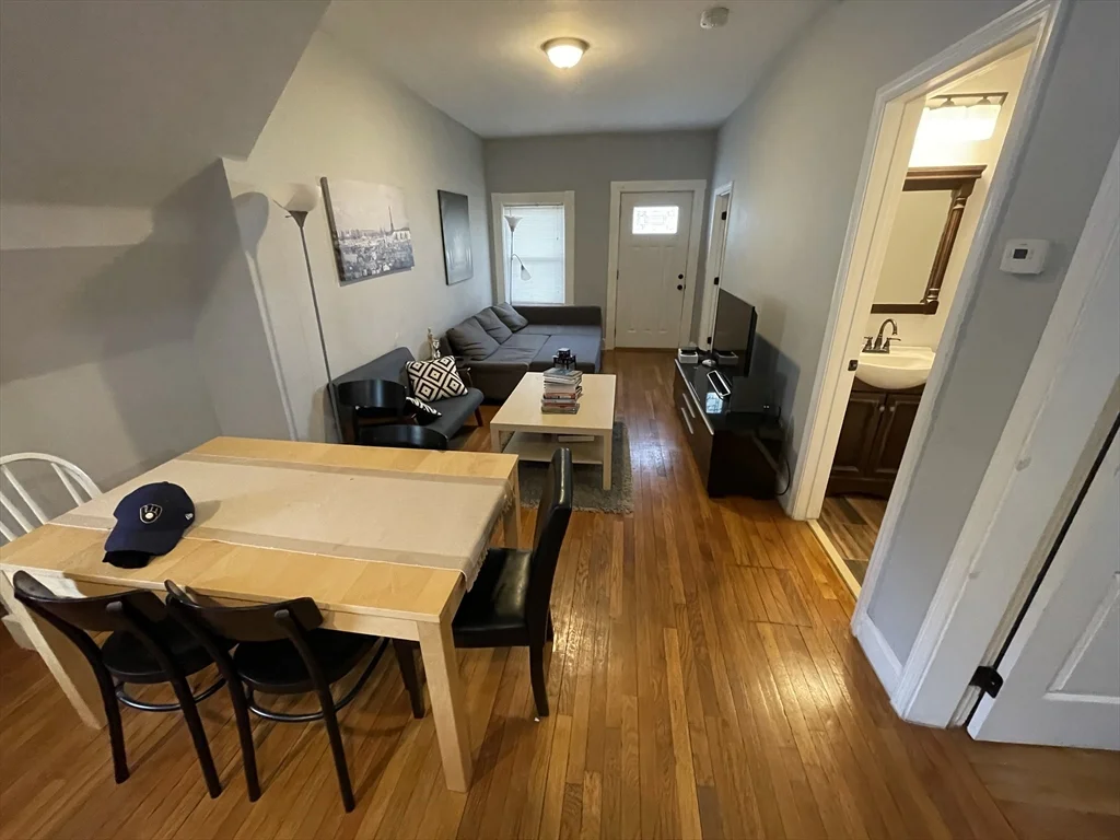 5 bed, 3 bath apartment for rent at 330 Western Ave Unit 1, Riverside — photo 22 of 24