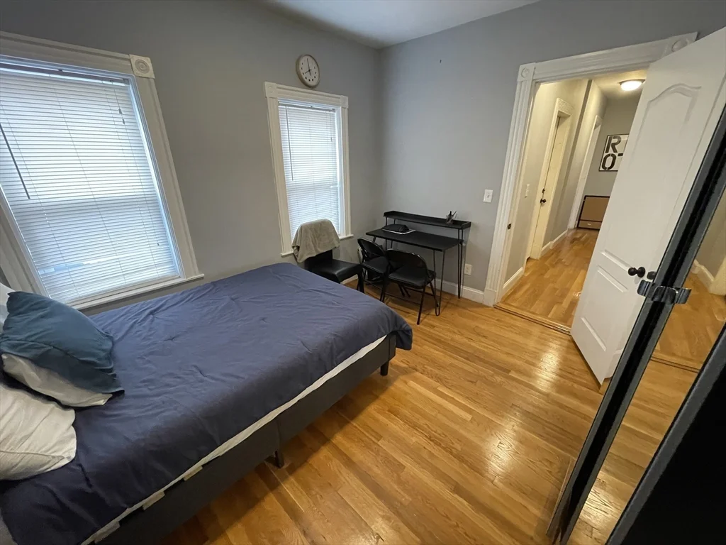 5 bed, 3 bath apartment for rent at 330 Western Ave Unit 1, Riverside — photo 11 of 24