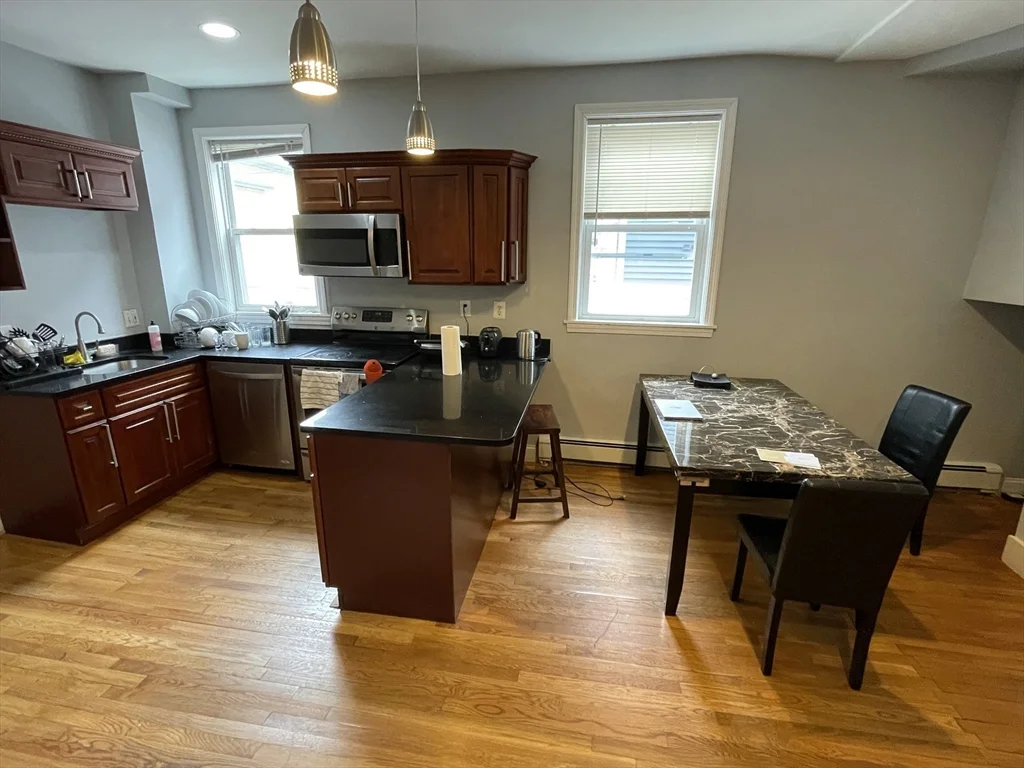 5 bed, 3 bath apartment for rent at 330 Western Ave Unit 1, Riverside — photo 1 of 24
