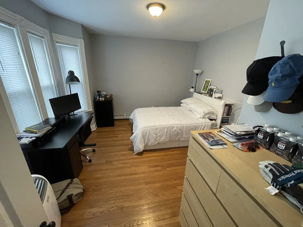 5 bed, 3 bath apartment for rent at 330 Western Ave Unit 1, Riverside — photo 4 of 24