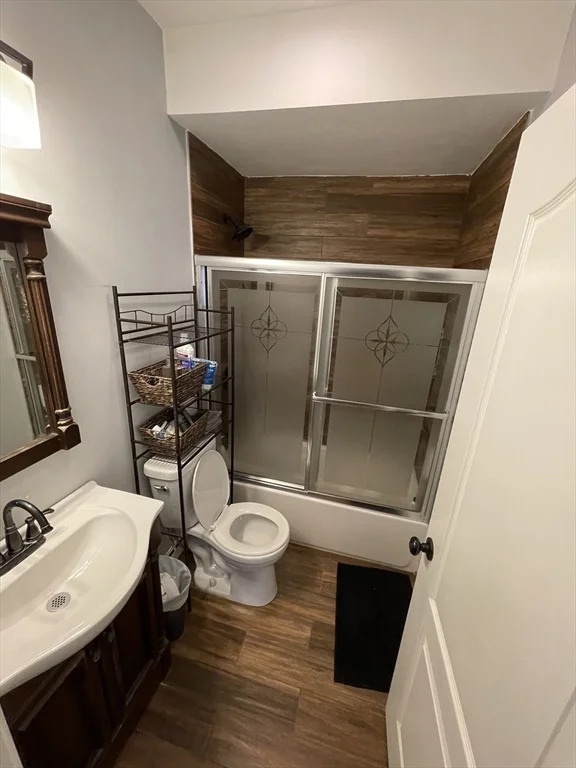 5 bed, 3 bath apartment for rent at 330 Western Ave Unit 1, Riverside — photo 14 of 24