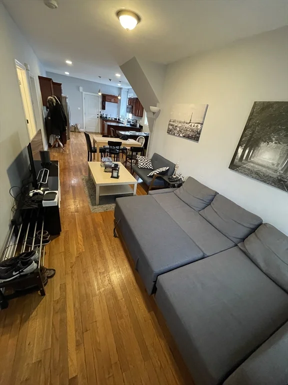 5 bed, 3 bath apartment for rent at 330 Western Ave Unit 1, Riverside — photo 20 of 24