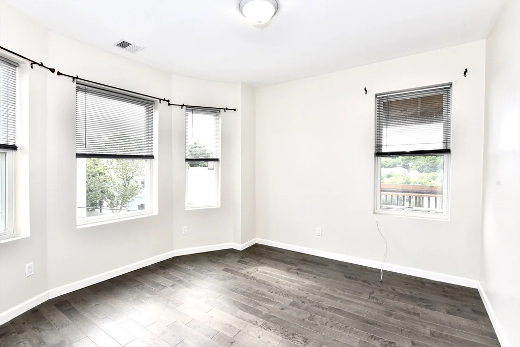 3 bed, 1 bath apartment for rent at 331-333 Centre Unit F, Jamaica Plain — photo 10 of 14