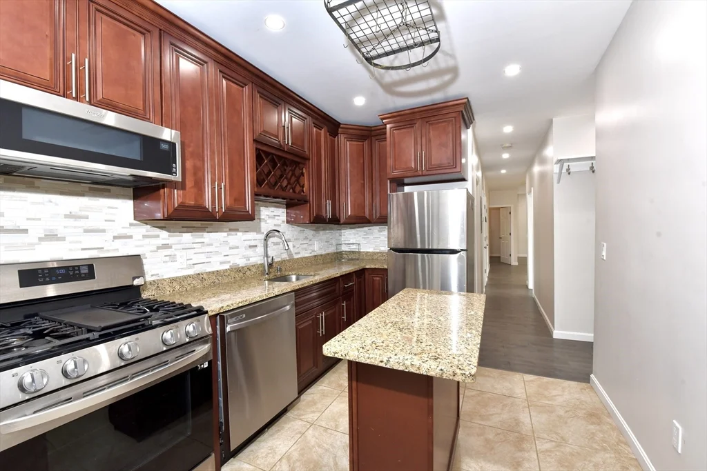 3 bed, 1 bath apartment for rent at 331-333 Centre Unit F, Jamaica Plain — photo 13 of 14