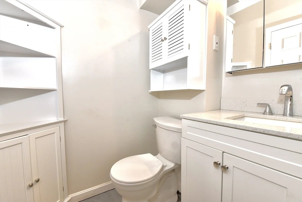 3 bed, 1 bath apartment for rent at 331-333 Centre Unit F, Jamaica Plain — photo 5 of 14
