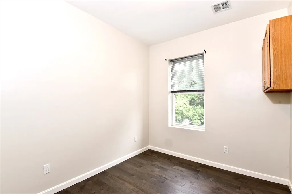 3 bed, 1 bath apartment for rent at 331-333 Centre Unit F, Jamaica Plain — photo 12 of 14