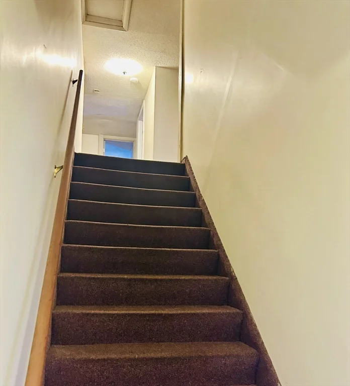 3 bed, 1 bath apartment for rent at 331-333 E Main St Unit 333, Orange — photo 14 of 24