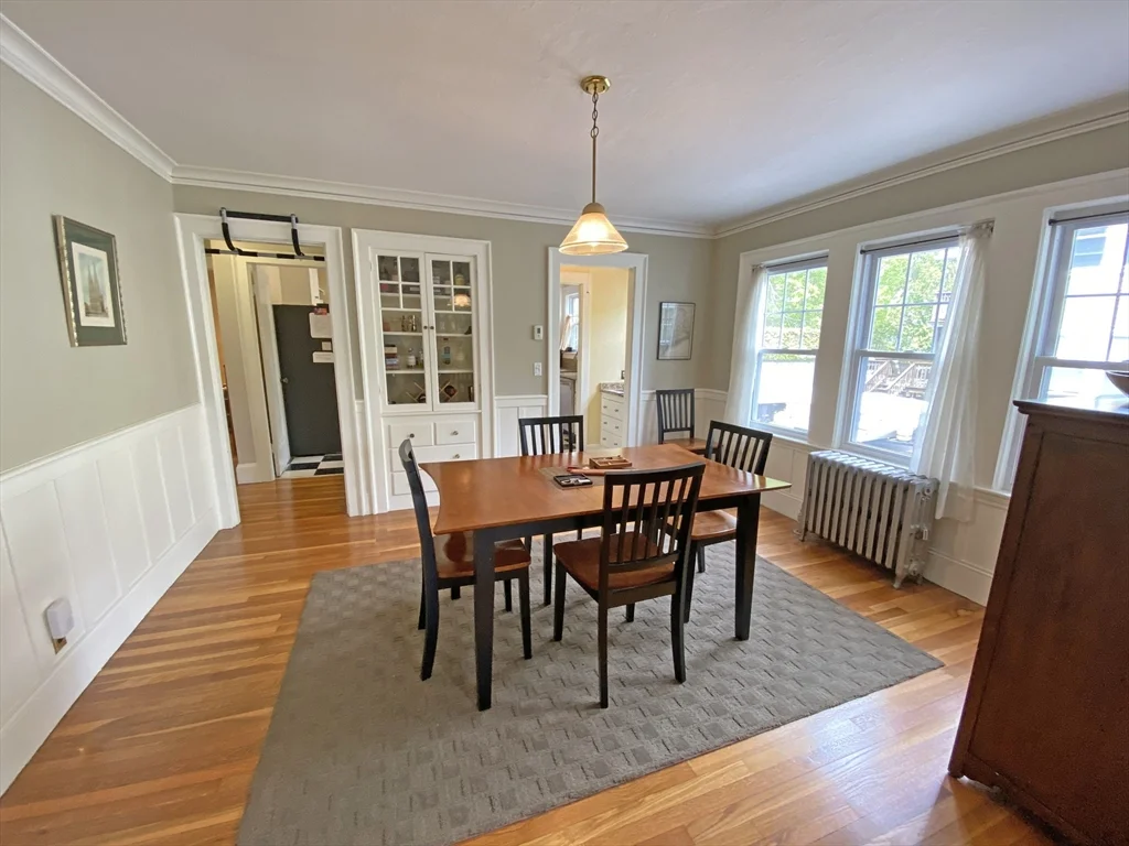 2 bed, 1 bath apartment for rent at 331-333 Lowell Ave Unit 331, Newtonville — photo 3 of 13