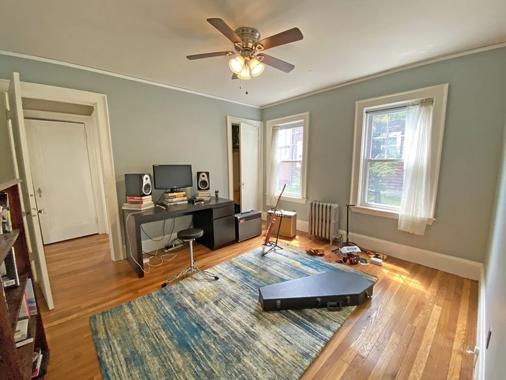2 bed, 1 bath apartment for rent at 331-333 Lowell Ave Unit 331, Newtonville — photo 11 of 13