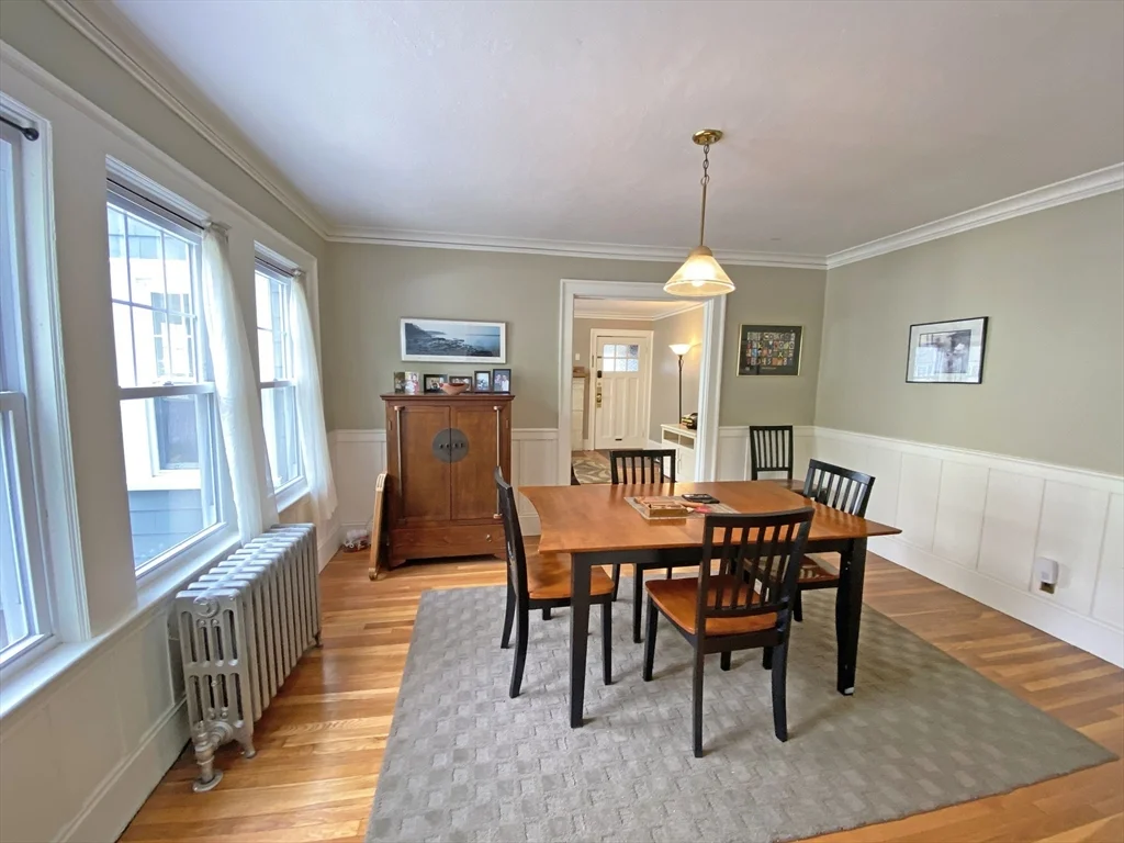 2 bed, 1 bath apartment for rent at 331-333 Lowell Ave Unit 331, Newtonville — photo 5 of 13