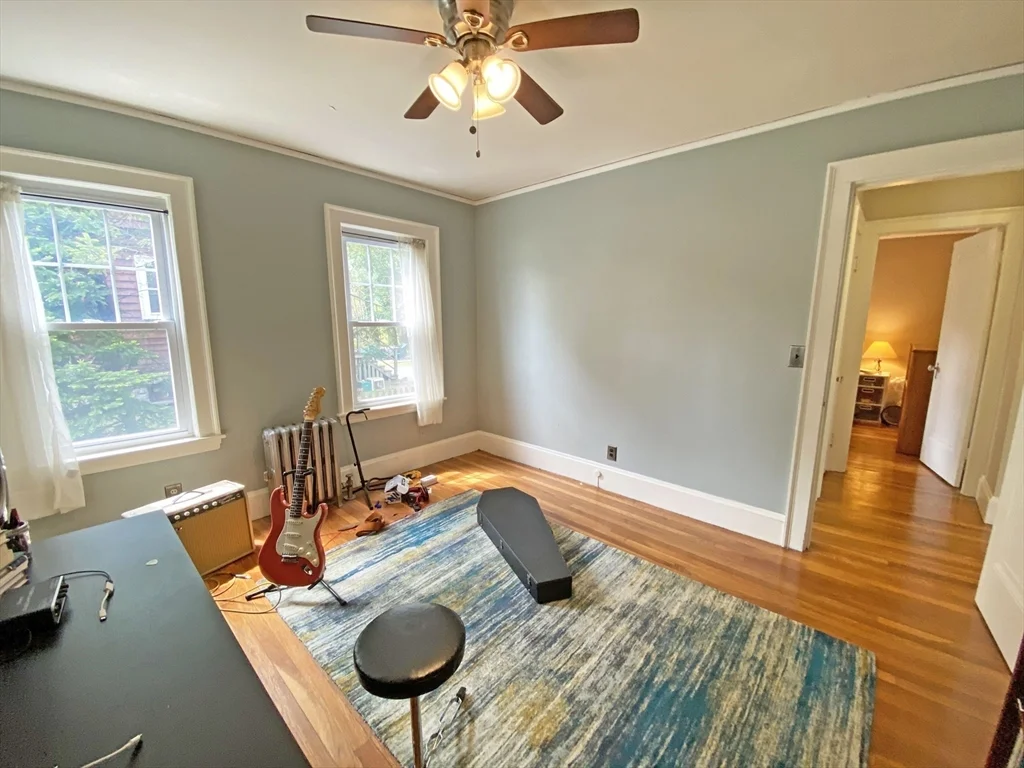 2 bed, 1 bath apartment for rent at 331-333 Lowell Ave Unit 331, Newtonville — photo 10 of 13