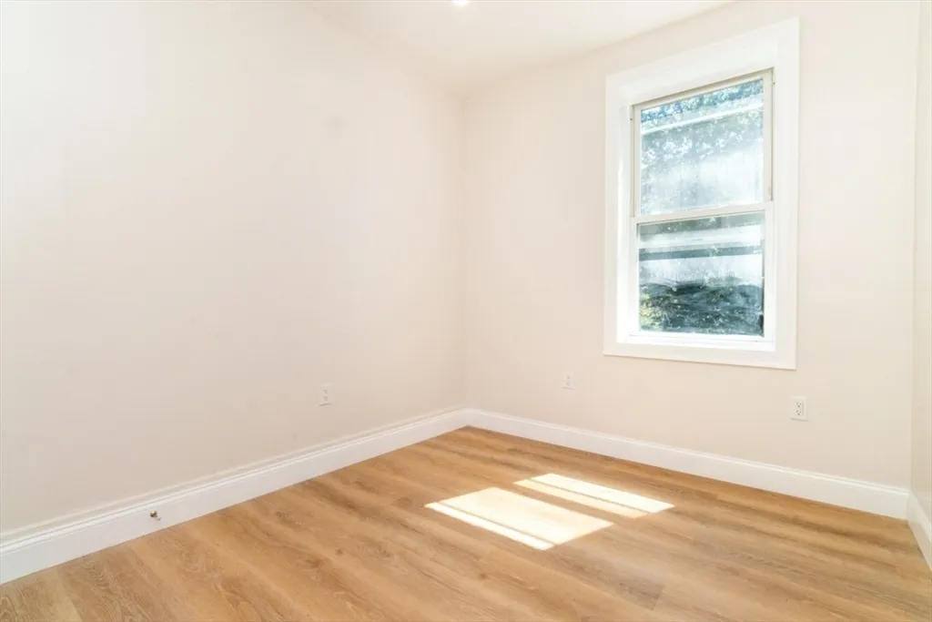3 bed, 1 bath apartment for rent at 331 Centre St Unit 2a, Jamaica Plain — photo 23 of 31