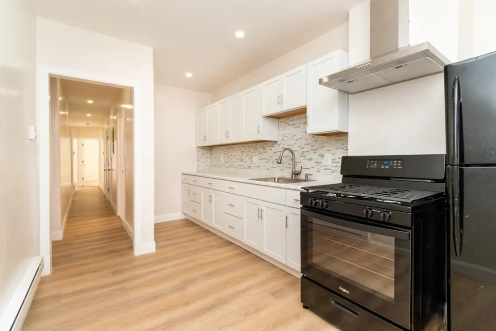 3 bed, 1 bath apartment for rent at 331 Centre St Unit 2a, Jamaica Plain — photo 3 of 31