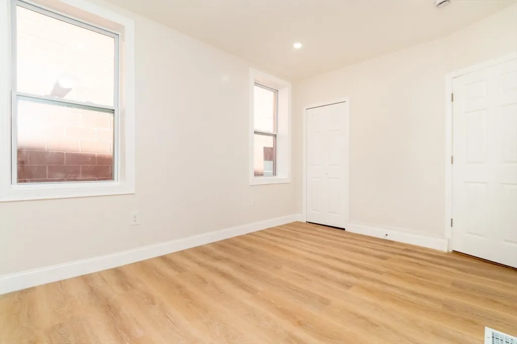 3 bed, 1 bath apartment for rent at 331 Centre St Unit 2a, Jamaica Plain — photo 14 of 31