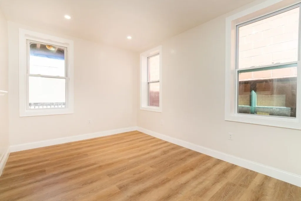 3 bed, 1 bath apartment for rent at 331 Centre St Unit 2a, Jamaica Plain — photo 17 of 31