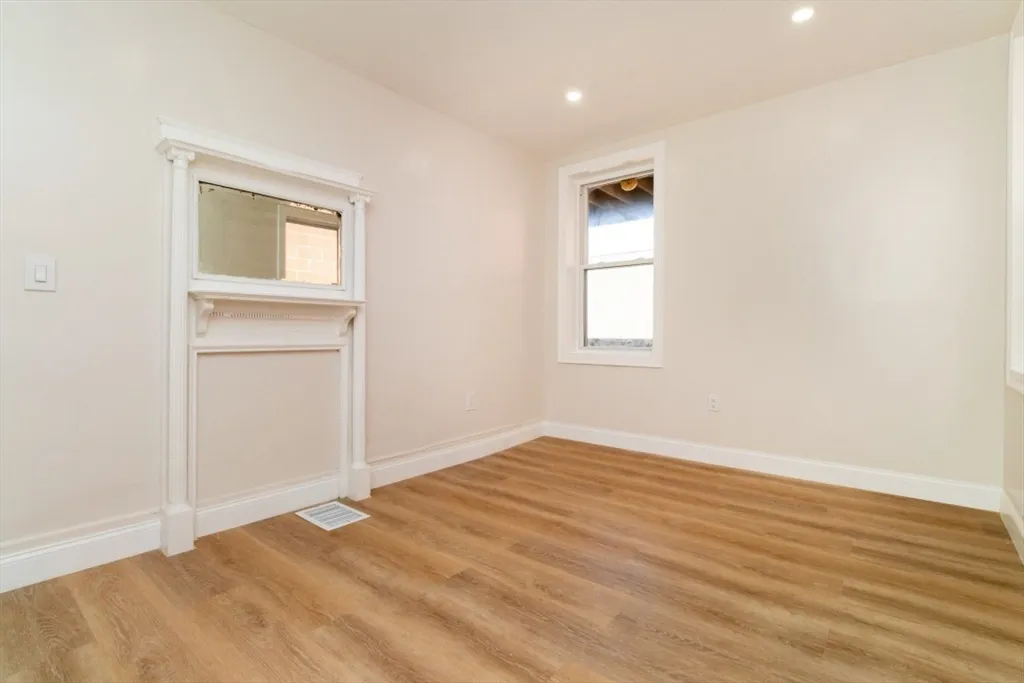 3 bed, 1 bath apartment for rent at 331 Centre St Unit 2a, Jamaica Plain — photo 16 of 31