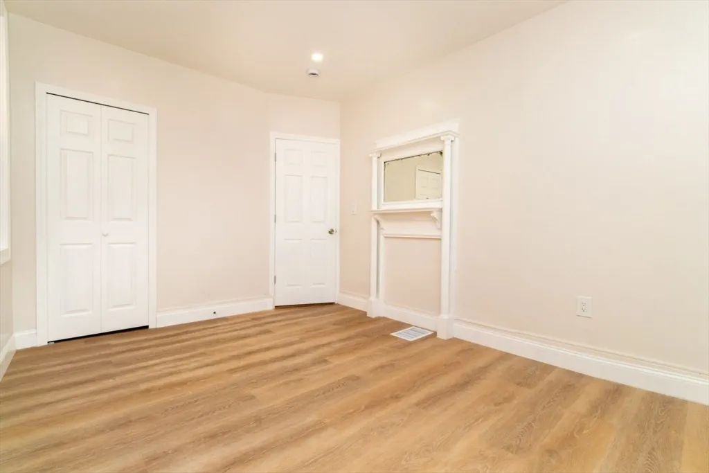 3 bed, 1 bath apartment for rent at 331 Centre St Unit 2a, Jamaica Plain — photo 15 of 31