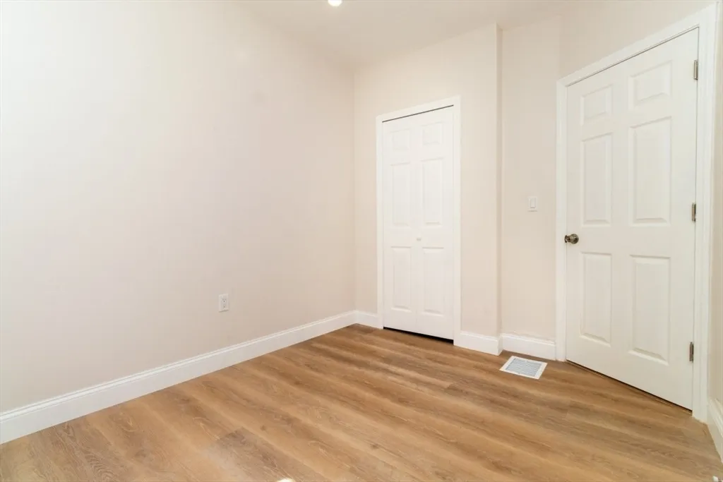 3 bed, 1 bath apartment for rent at 331 Centre St Unit 2a, Jamaica Plain — photo 25 of 31