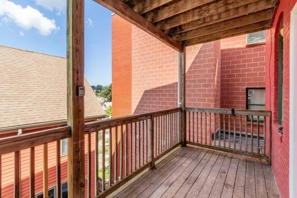 3 bed, 1 bath apartment for rent at 331 Centre St Unit 2a, Jamaica Plain — photo 28 of 31