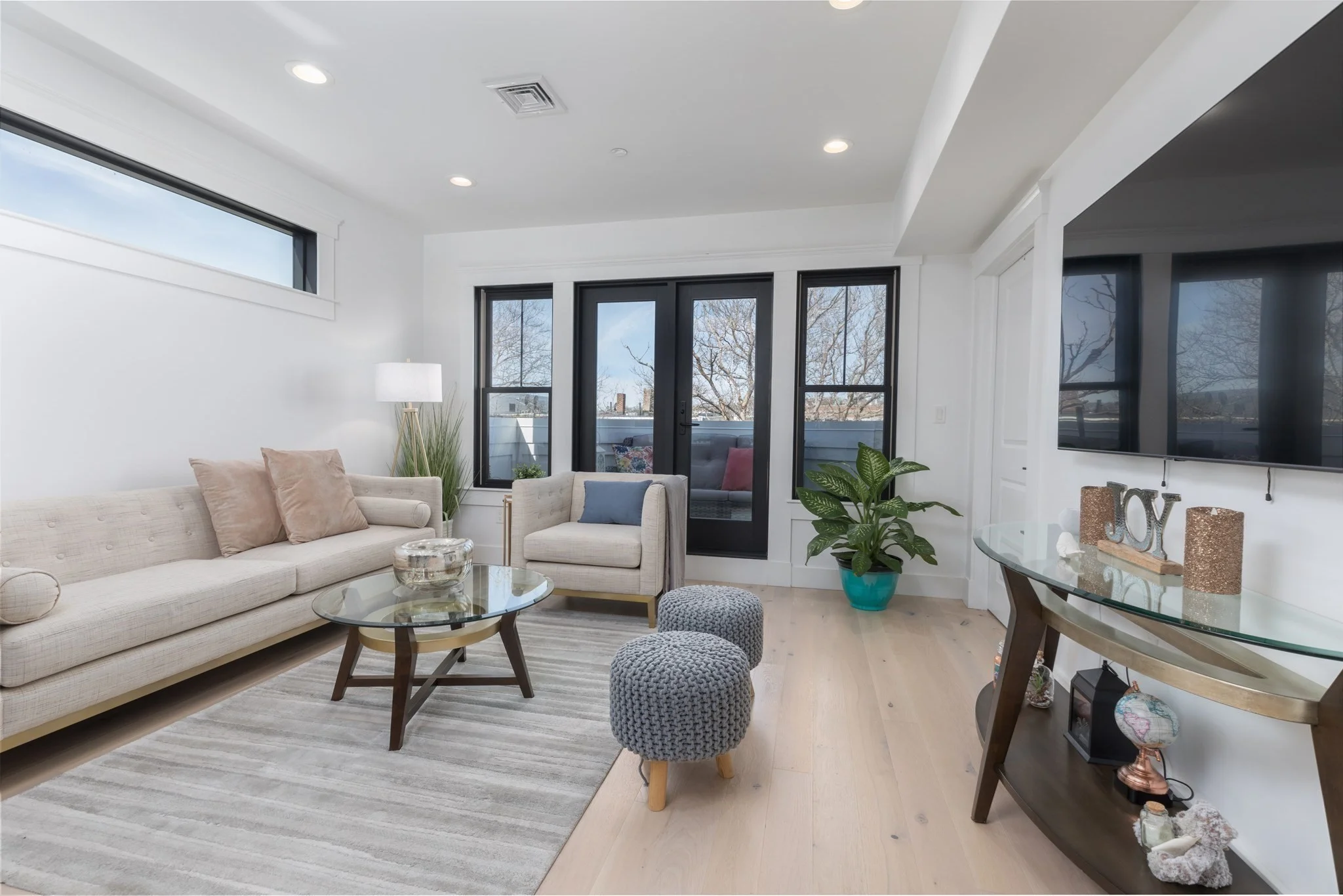 2 bed, 2 bath apartment for rent at 331 Chelsea St Unit 4, East Boston — photo 3 of 16