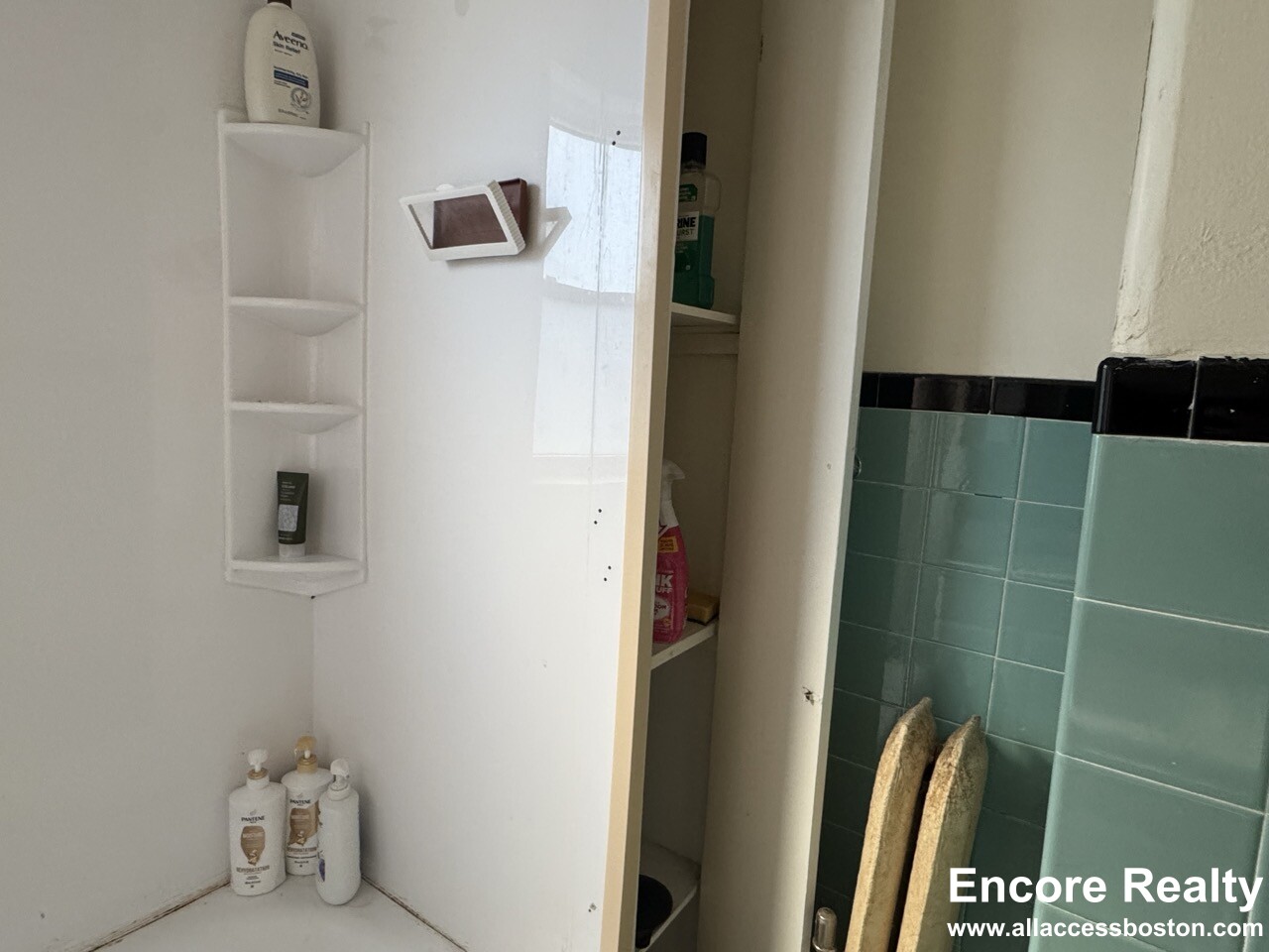 3 bed, 2 bath apartment for rent at 331 Faneuil St Unit 1, Oak Square — photo 15 of 24