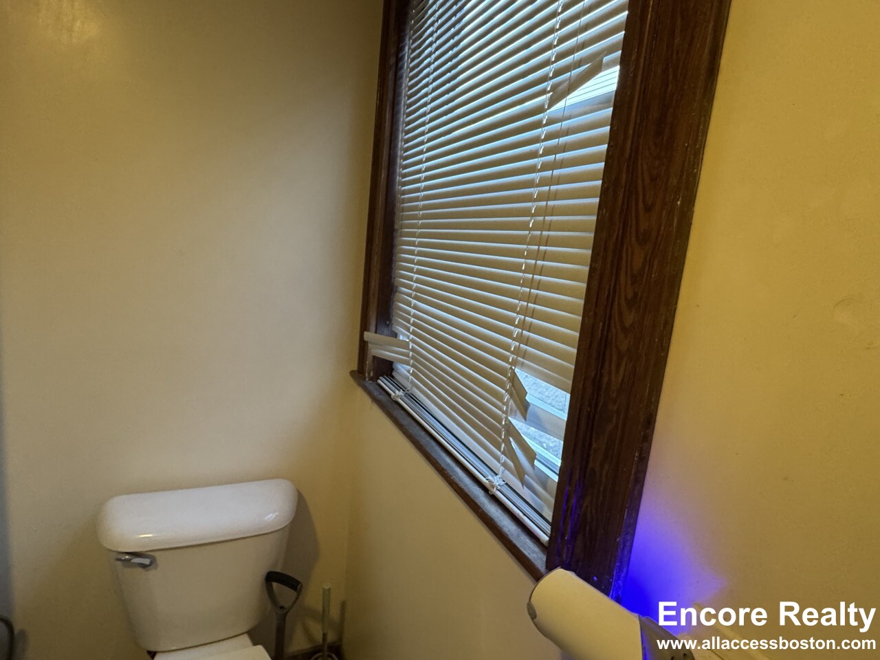 3 bed, 2 bath apartment for rent at 331 Faneuil St Unit 1, Oak Square — photo 21 of 24
