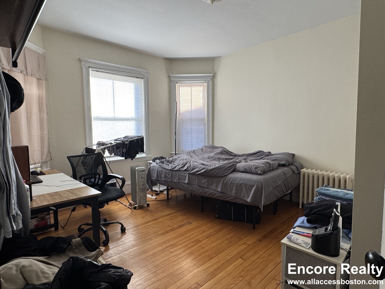 3 bed, 2 bath apartment for rent at 331 Faneuil St Unit 1, Oak Square — photo 3 of 24