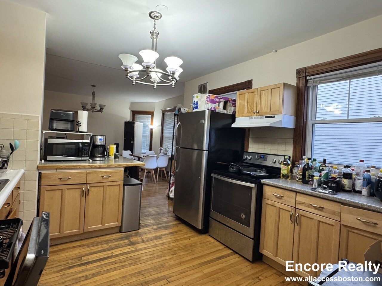 3 bed, 2 bath apartment for rent at 331 Faneuil St Unit 1, Oak Square — photo 10 of 24