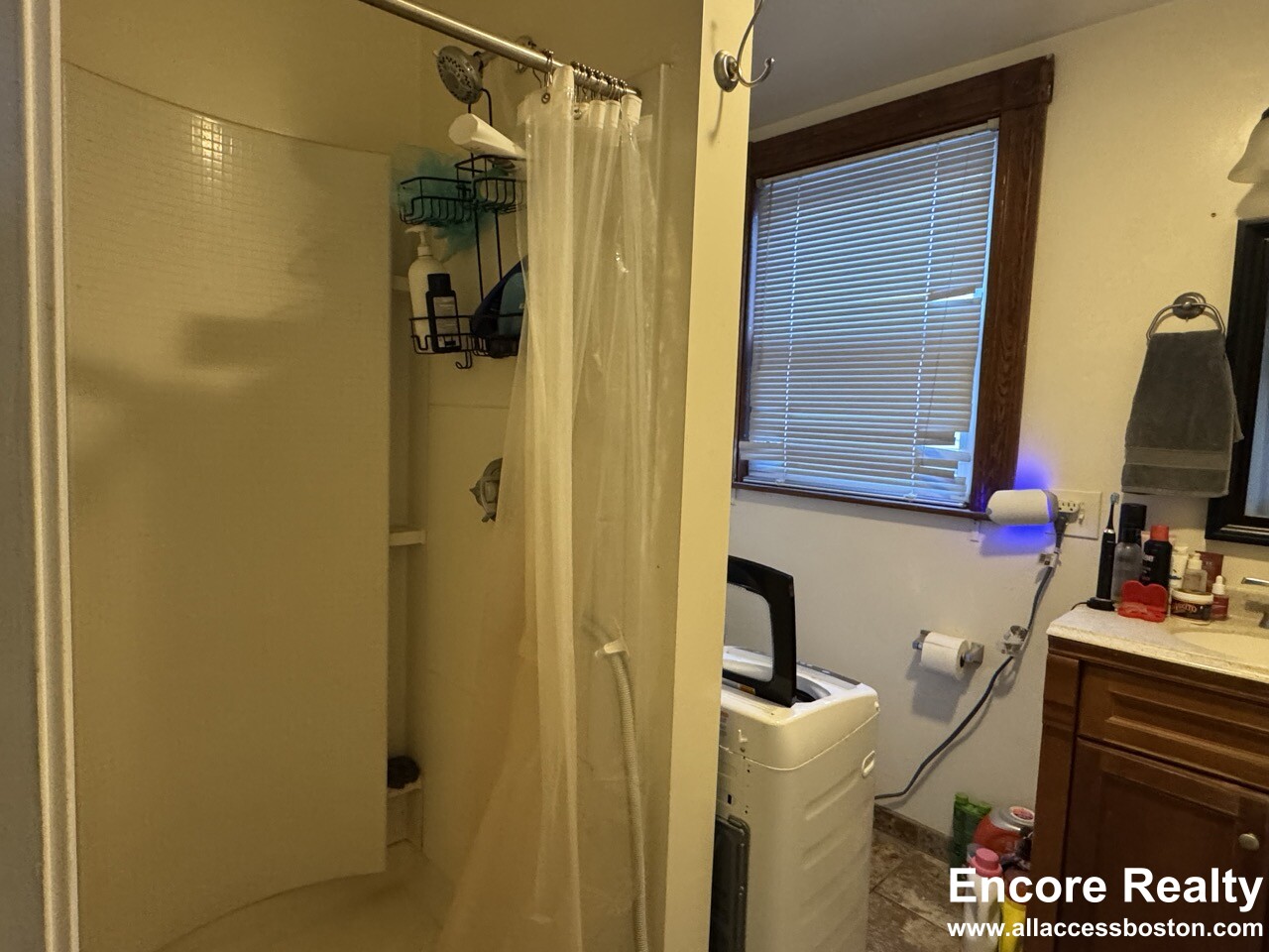 3 bed, 2 bath apartment for rent at 331 Faneuil St Unit 1, Oak Square — photo 20 of 24