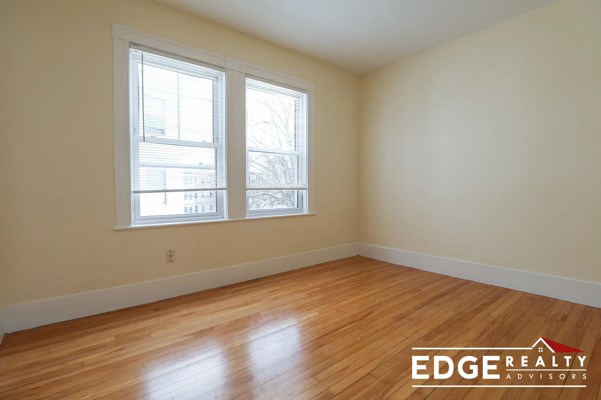 4 bed, 2 bath apartment for rent at 331 Faneuil St Unit 2, Brighton — photo 9 of 12