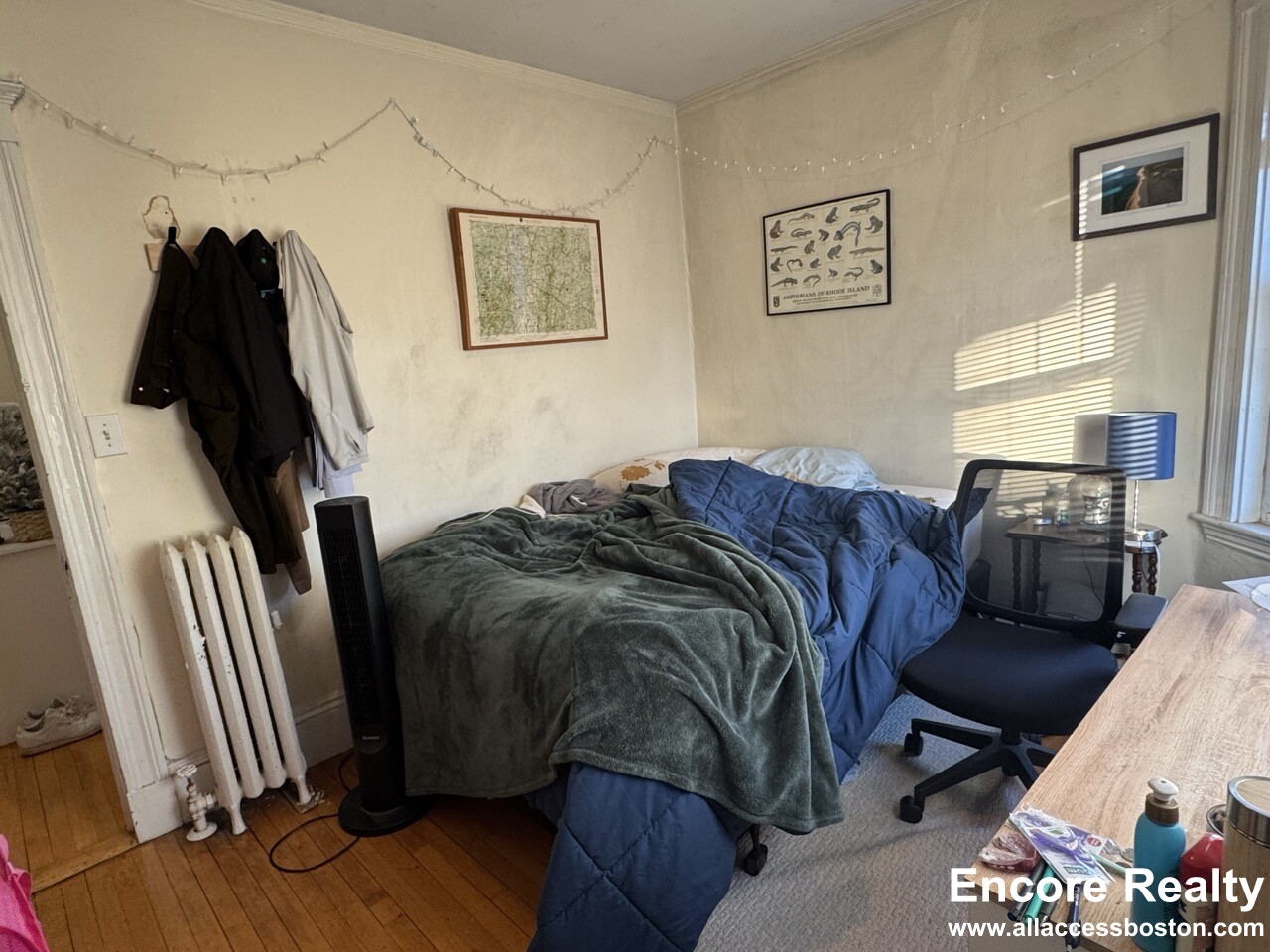 4 bed, 2 bath apartment for rent at 331 Faneuil St Unit 3, Oak Square — photo 6 of 24