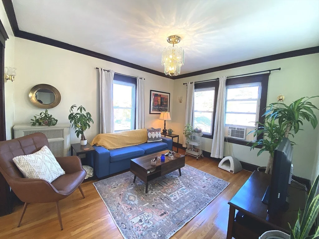 2 bed, 1 bath apartment for rent at 331 Hyde Park Ave Unit 3, Jamaica Plain — photo 2 of 26